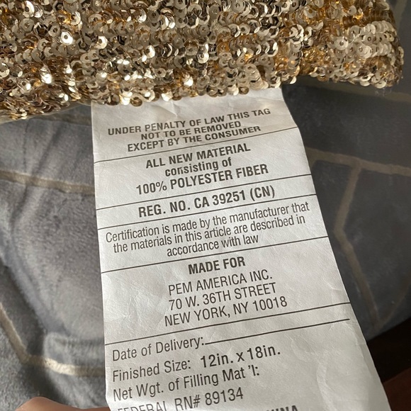 Sequin accent pillow - Picture 5 of 5